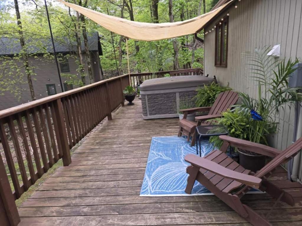 Pocono Mountain View Lake House In 레이크하모니 외부 사진
